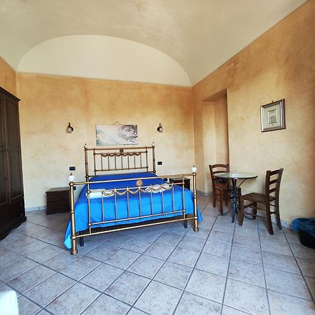 Le Grotte Bed & Breakfast Riposto Bagian luar foto