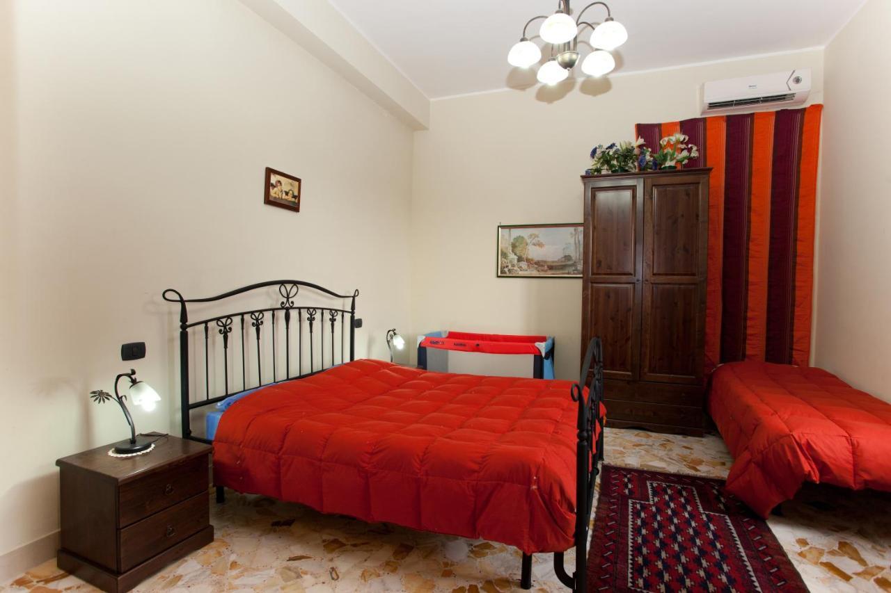 Le Grotte Bed & Breakfast Riposto Ruang foto