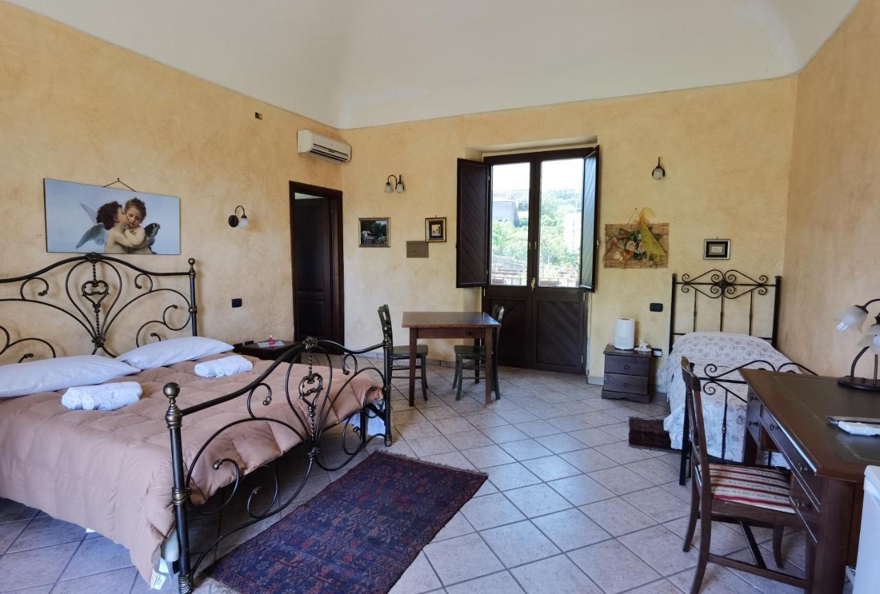 Le Grotte Bed & Breakfast Riposto Bagian luar foto