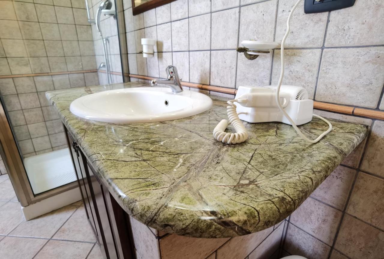 Le Grotte Bed & Breakfast Riposto Bagian luar foto