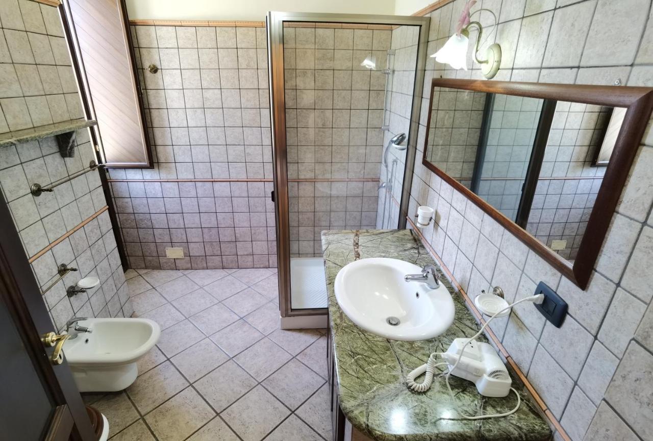 Le Grotte Bed & Breakfast Riposto Bagian luar foto