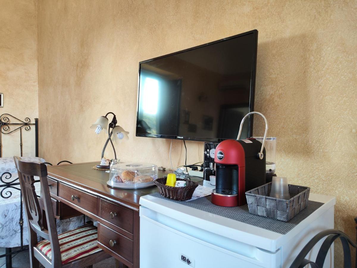 Le Grotte Bed & Breakfast Riposto Bagian luar foto